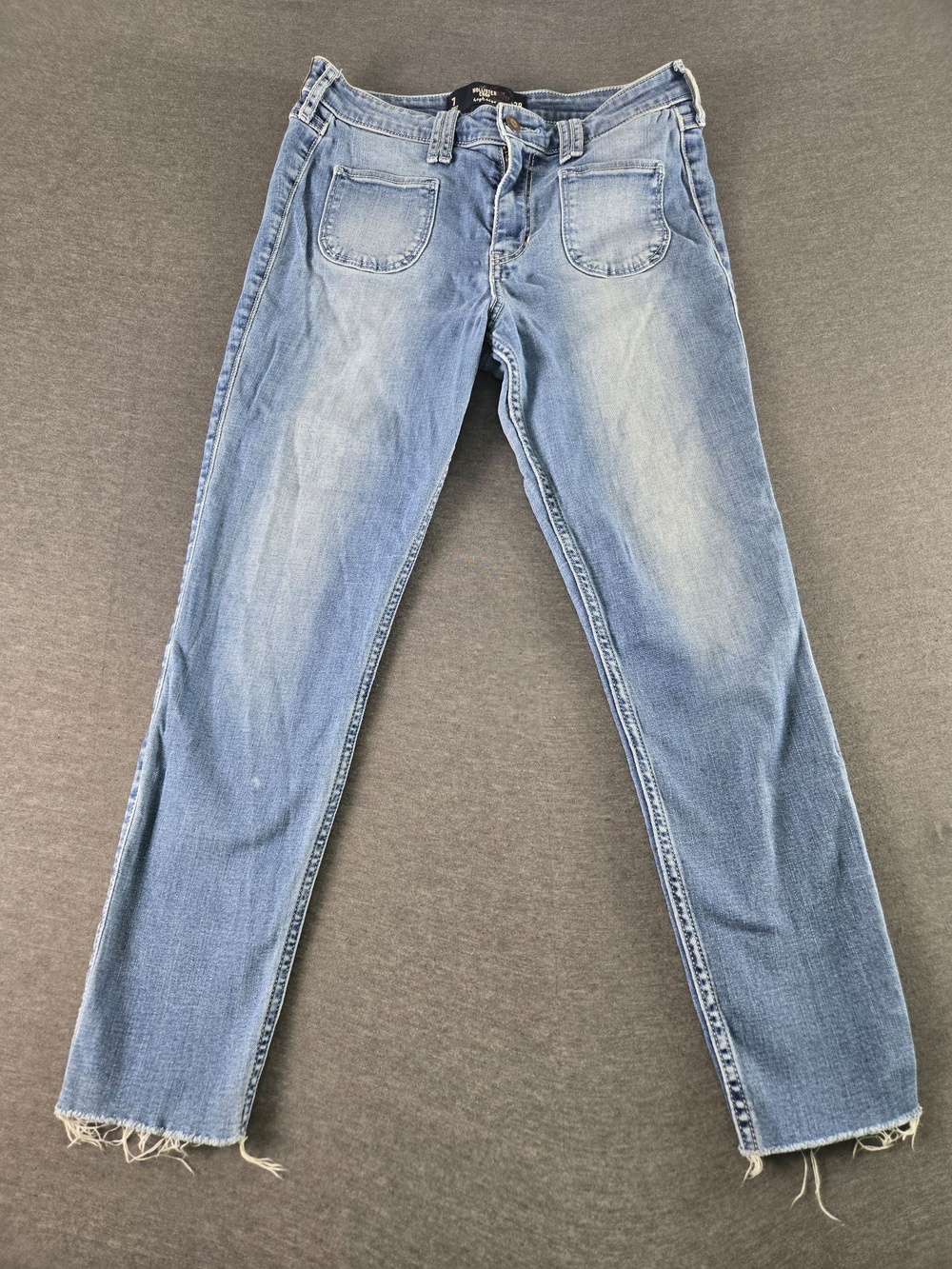 Hollister Crop Jeans Juniors 7 Blue Light Wash High Rise Raw Hem Slim Denim